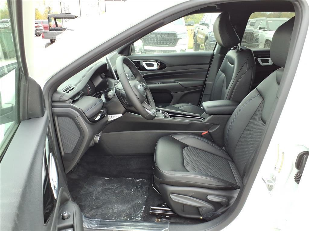 new 2026 Jeep Compass car, priced at $32,581