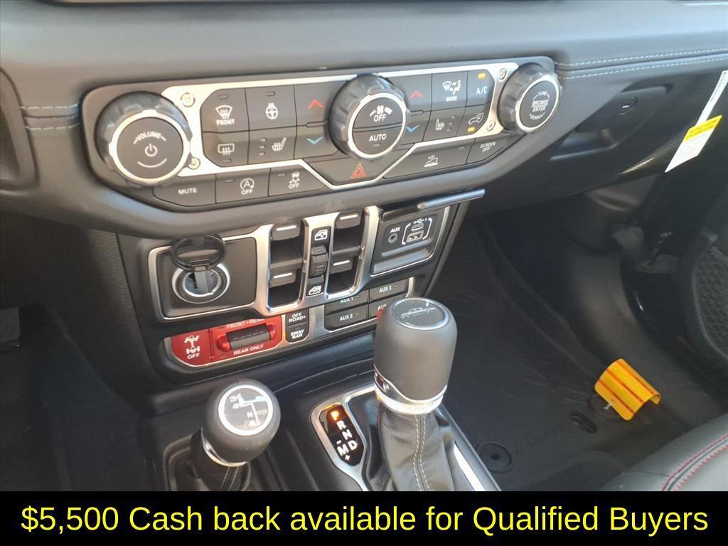 new 2025 Jeep Gladiator car, priced at $47,005