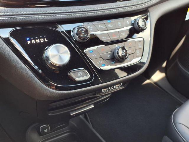 new 2025 Chrysler Pacifica car, priced at $39,081