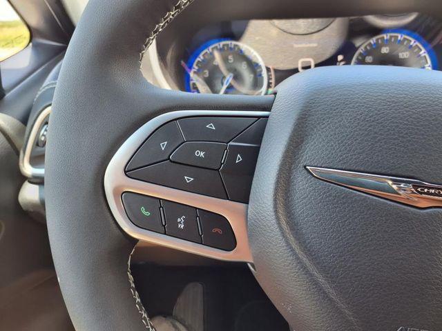 new 2025 Chrysler Pacifica car, priced at $39,081