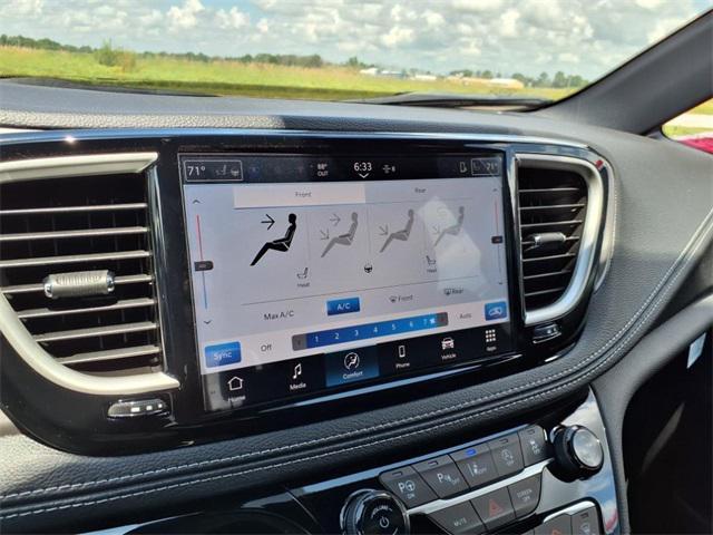 new 2025 Chrysler Pacifica car, priced at $39,081