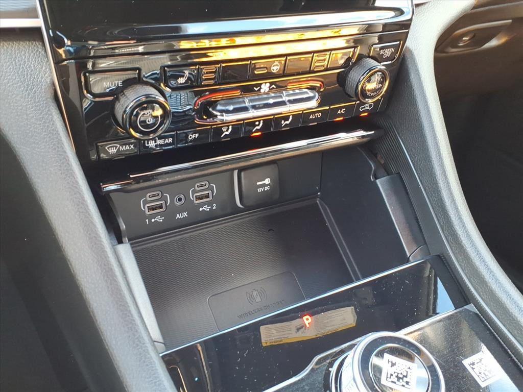 new 2025 Jeep Grand Cherokee car, priced at $40,225