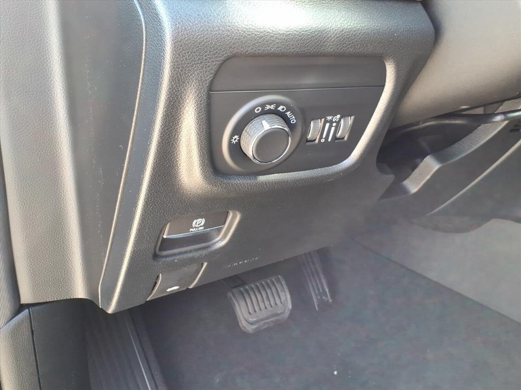 new 2025 Jeep Grand Cherokee car, priced at $40,225