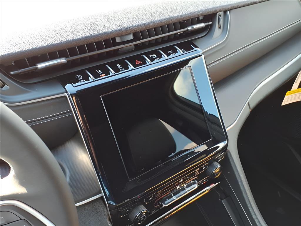 new 2025 Jeep Grand Cherokee car, priced at $40,225