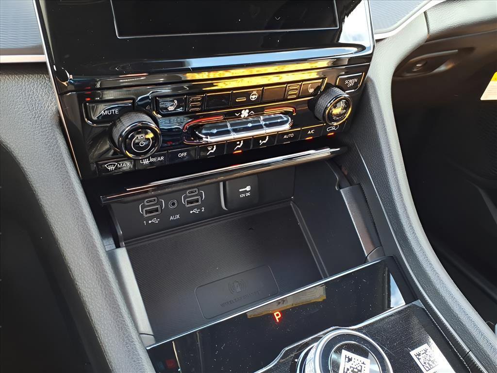 new 2025 Jeep Grand Cherokee car, priced at $40,225