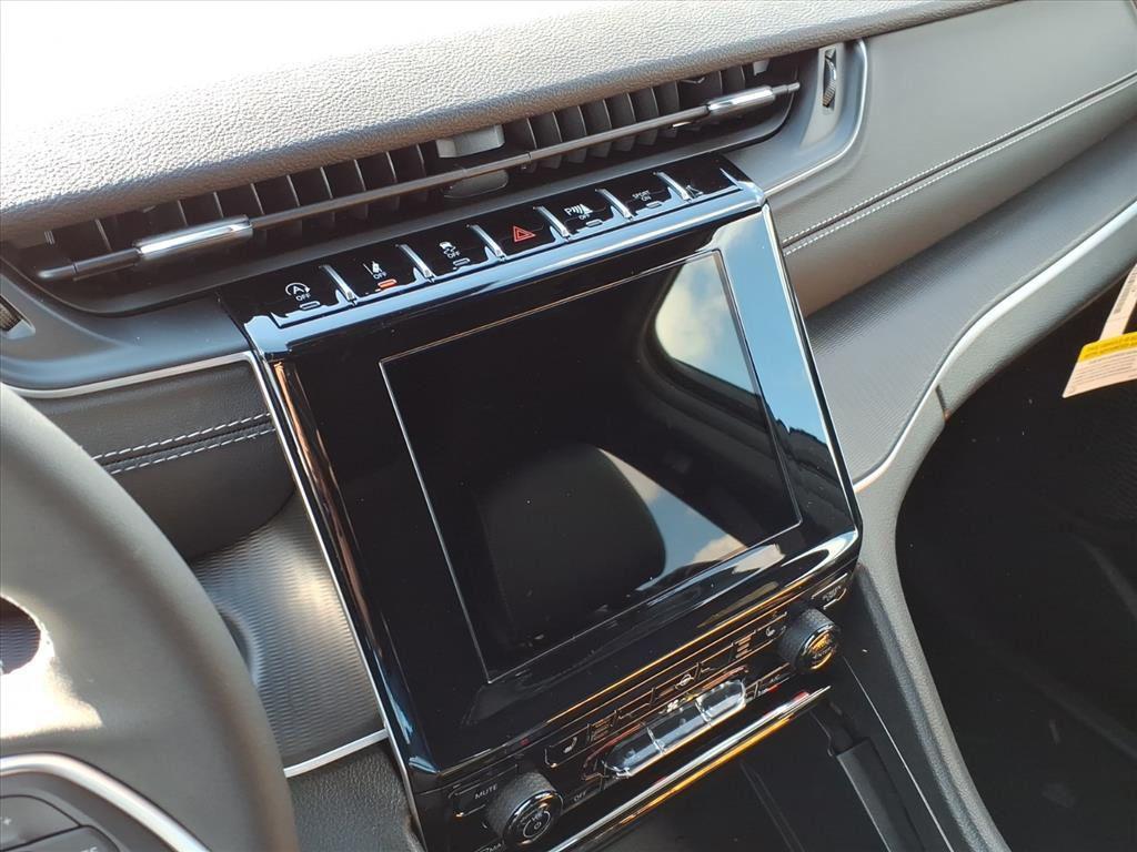 new 2025 Jeep Grand Cherokee car, priced at $40,225