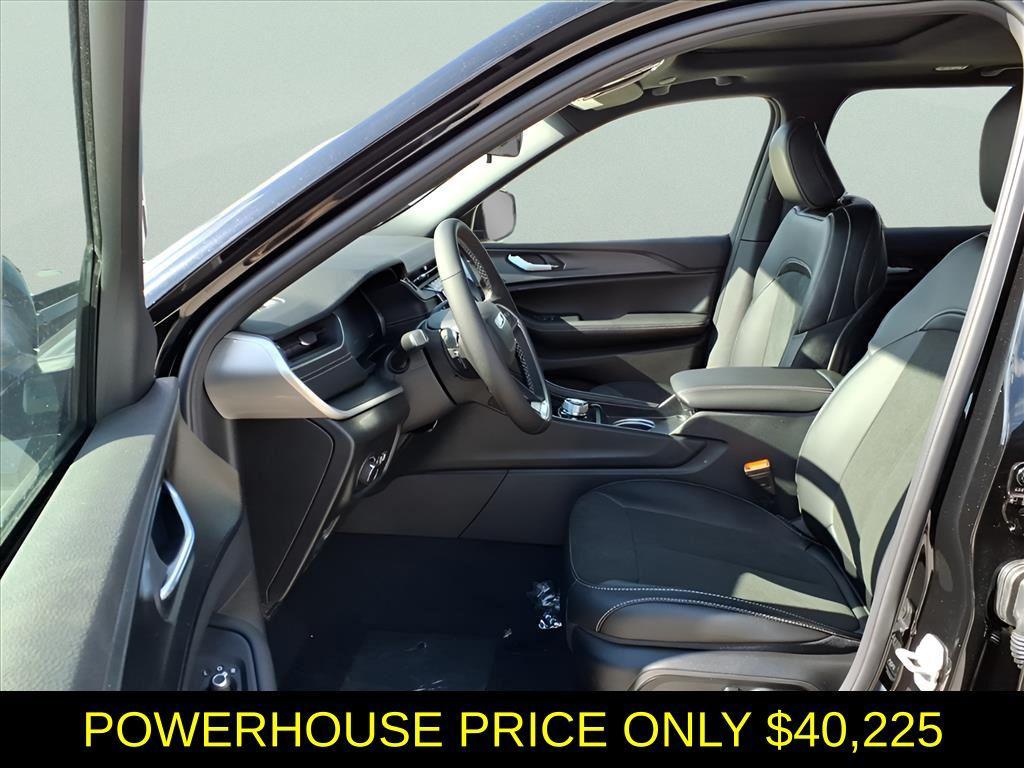 new 2025 Jeep Grand Cherokee car, priced at $40,225