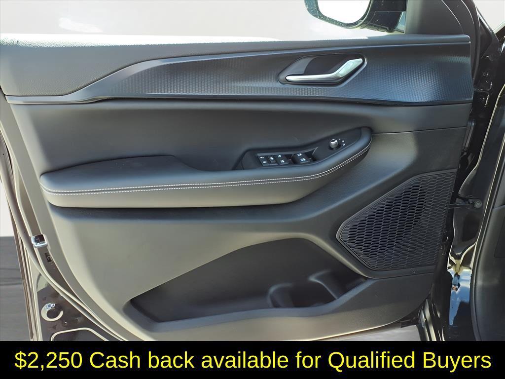 new 2025 Jeep Grand Cherokee car, priced at $40,225