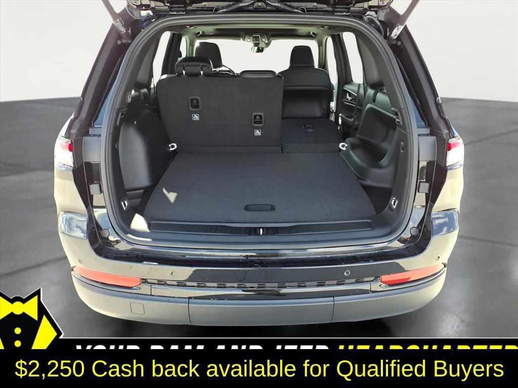 new 2025 Jeep Grand Cherokee car, priced at $40,225