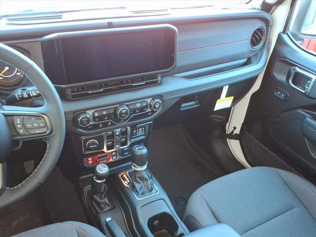 new 2025 Jeep Wrangler car, priced at $53,672