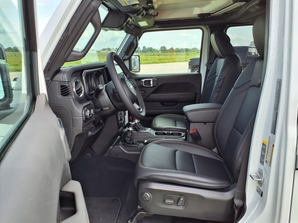 new 2025 Jeep Gladiator car, priced at $41,181