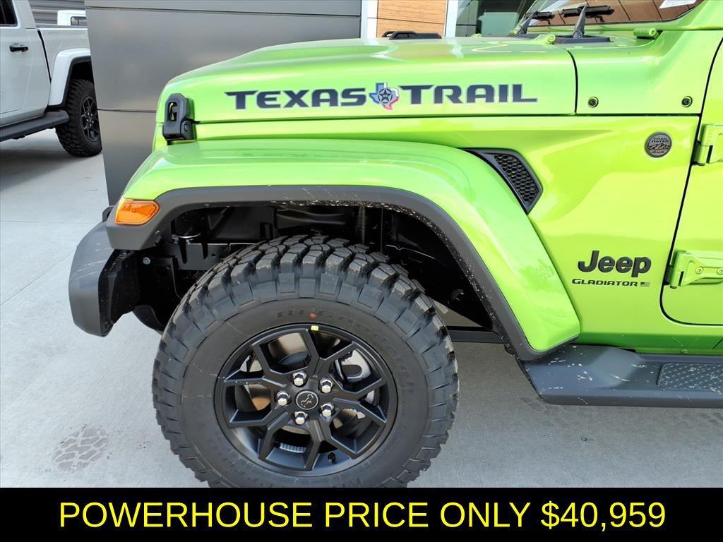 new 2025 Jeep Gladiator car, priced at $40,959