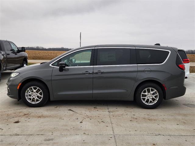 new 2025 Chrysler Pacifica car, priced at $39,782