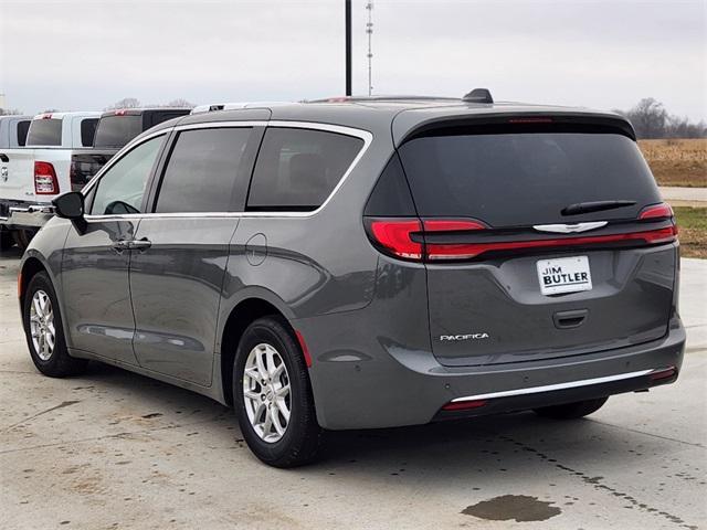 new 2025 Chrysler Pacifica car, priced at $39,782