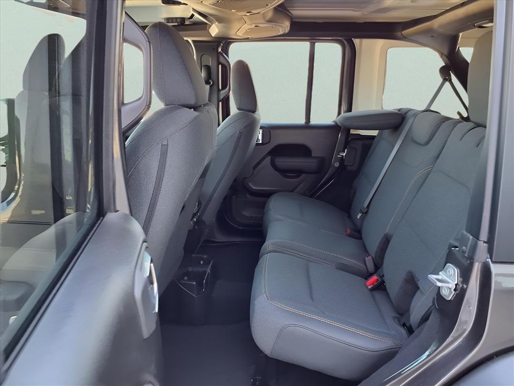 new 2025 Jeep Wrangler car, priced at $39,107