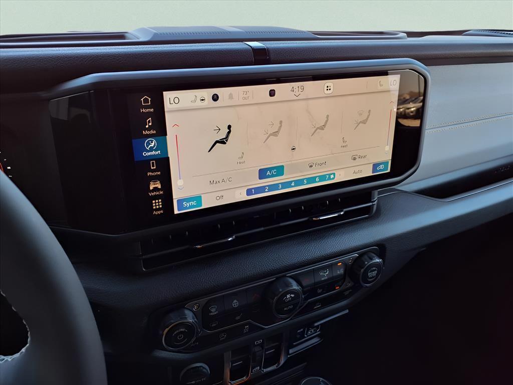 new 2025 Jeep Wrangler car, priced at $39,107