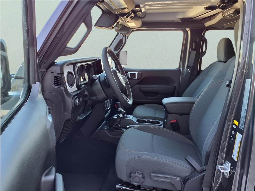 new 2025 Jeep Wrangler car, priced at $39,107