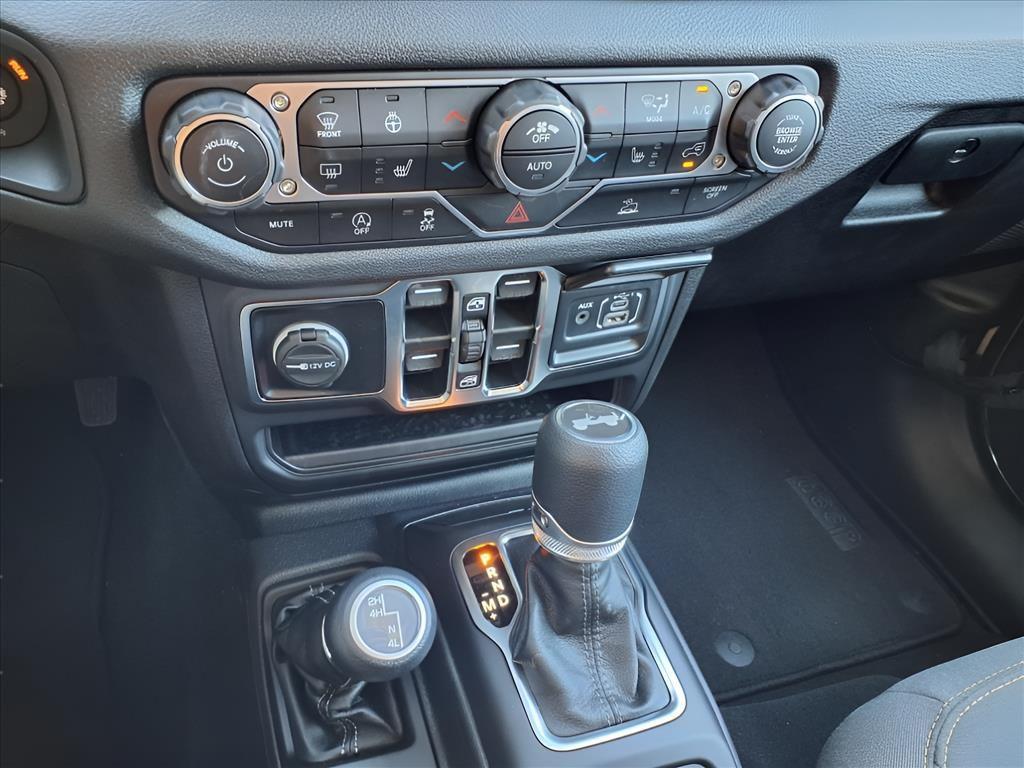 new 2025 Jeep Wrangler car, priced at $39,107