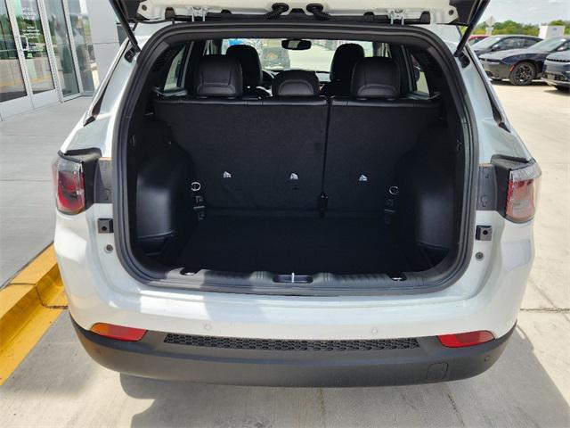 new 2025 Jeep Compass car, priced at $28,995