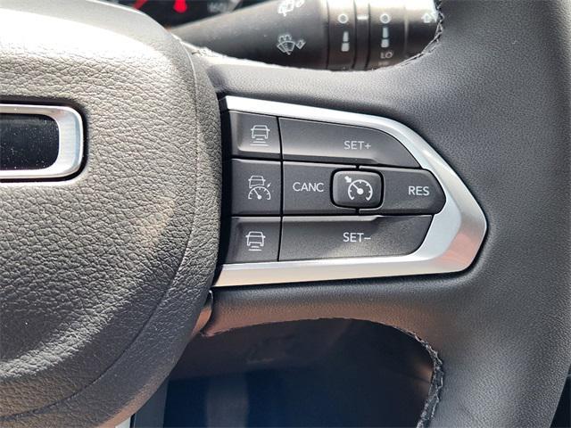 new 2025 Jeep Compass car, priced at $28,995