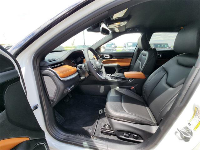 new 2025 Jeep Compass car, priced at $28,995