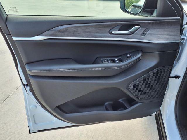 new 2025 Jeep Grand Cherokee L car, priced at $57,165