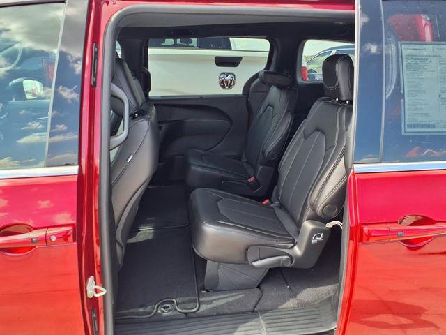 new 2025 Chrysler Pacifica car, priced at $35,967