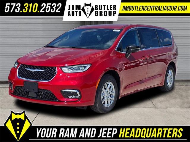 new 2025 Chrysler Pacifica car, priced at $40,217