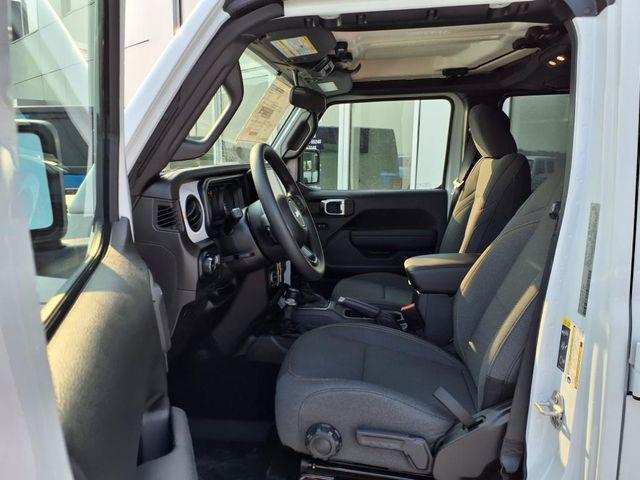 new 2025 Jeep Wrangler car, priced at $34,254