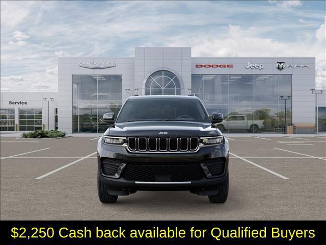 new 2025 Jeep Grand Cherokee car, priced at $37,985