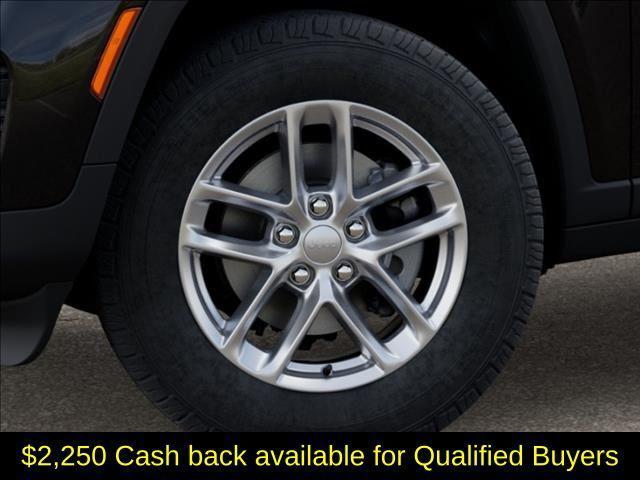 new 2025 Jeep Grand Cherokee car, priced at $37,985