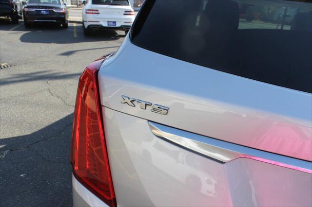 used 2017 Cadillac XT5 car, priced at $21,577