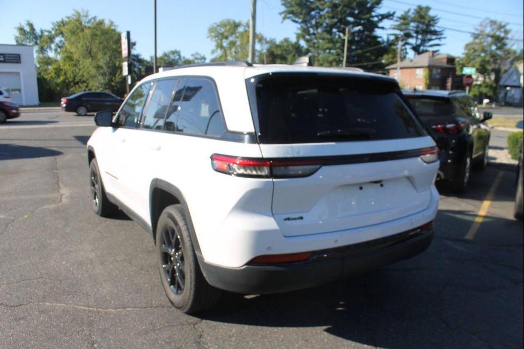 used 2024 Jeep Grand Cherokee car, priced at $32,577