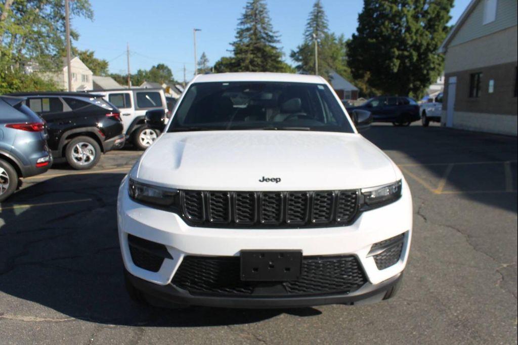 used 2024 Jeep Grand Cherokee car, priced at $32,577