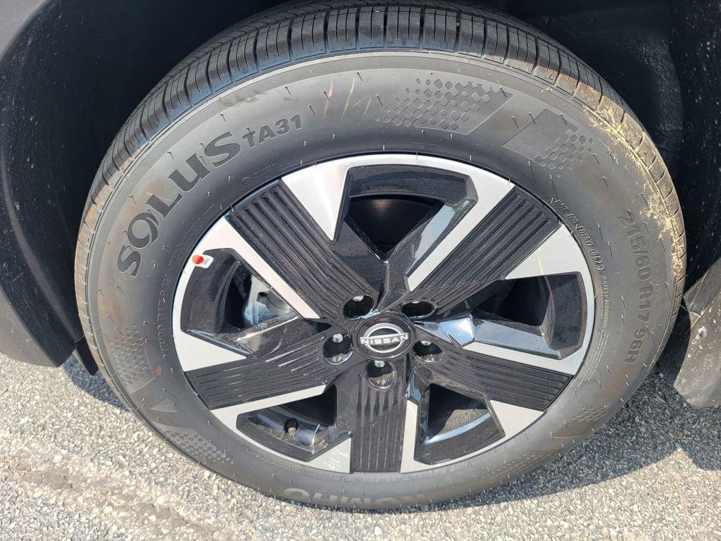 new 2025 Nissan Kicks car, priced at $28,860