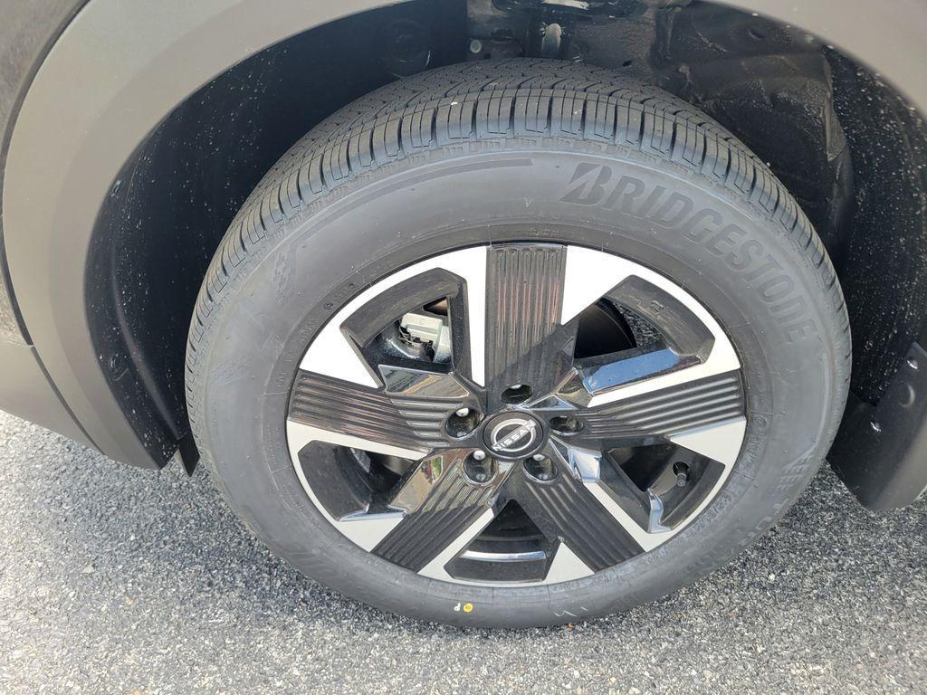new 2025 Nissan Kicks car, priced at $30,640