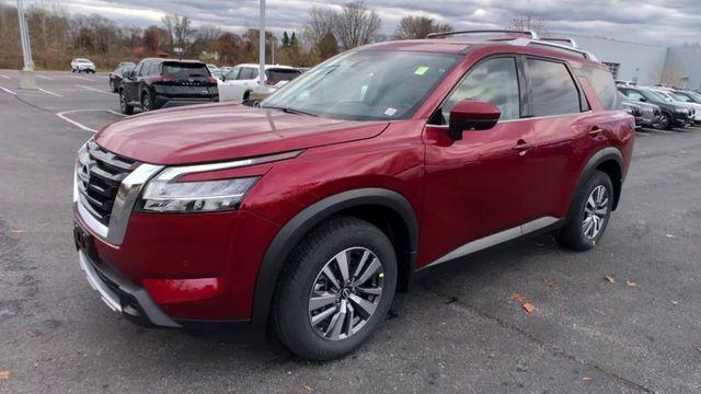 new 2024 Nissan Pathfinder car, priced at $43,985