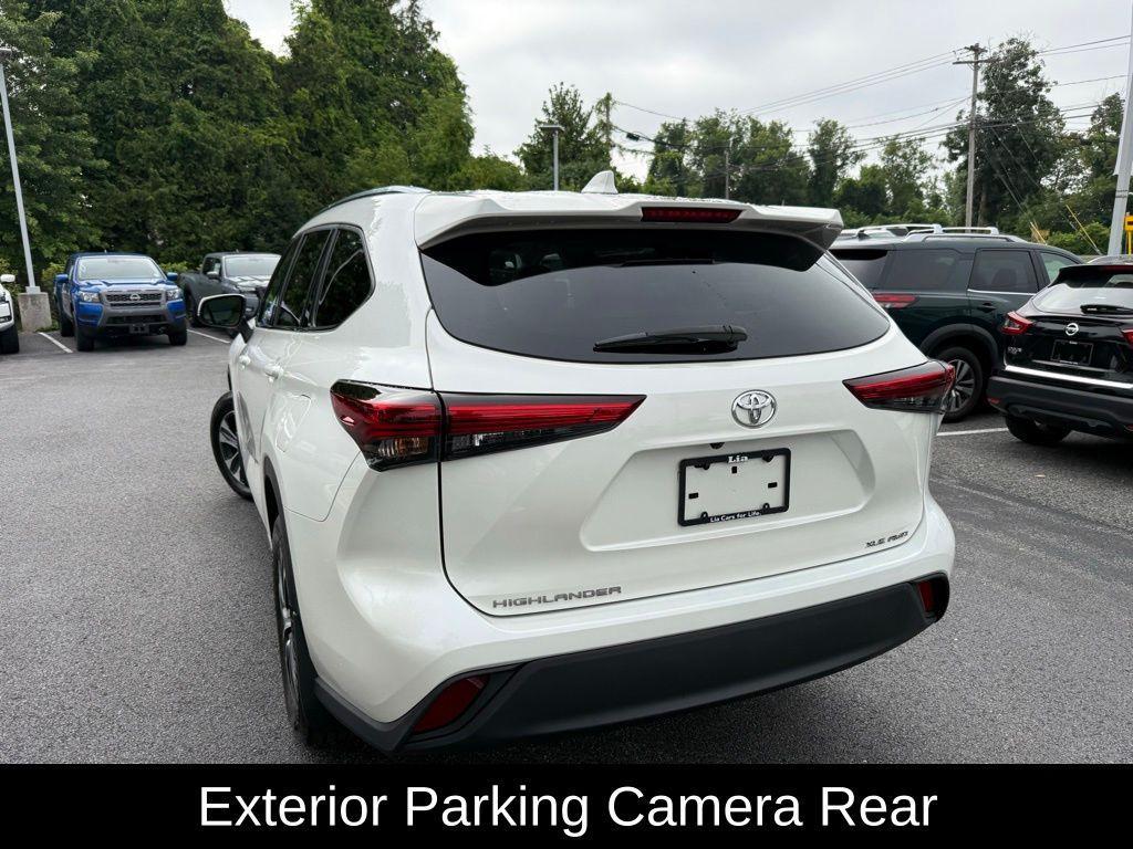 used 2021 Toyota Highlander car, priced at $31,242