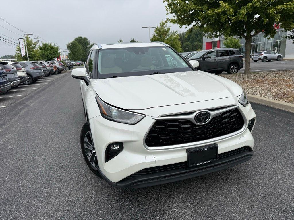 used 2021 Toyota Highlander car, priced at $31,242