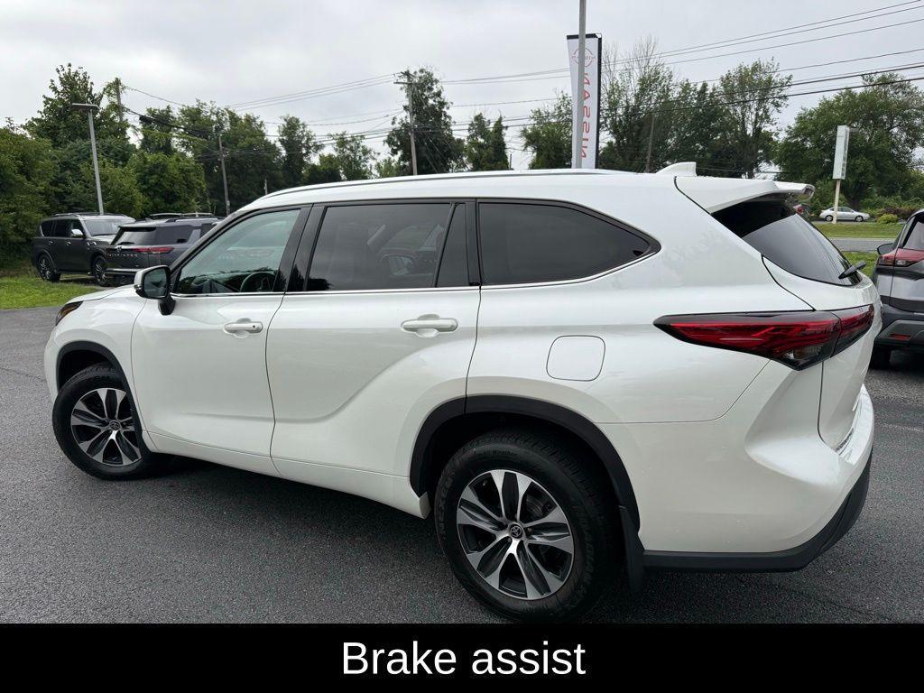 used 2021 Toyota Highlander car, priced at $31,242
