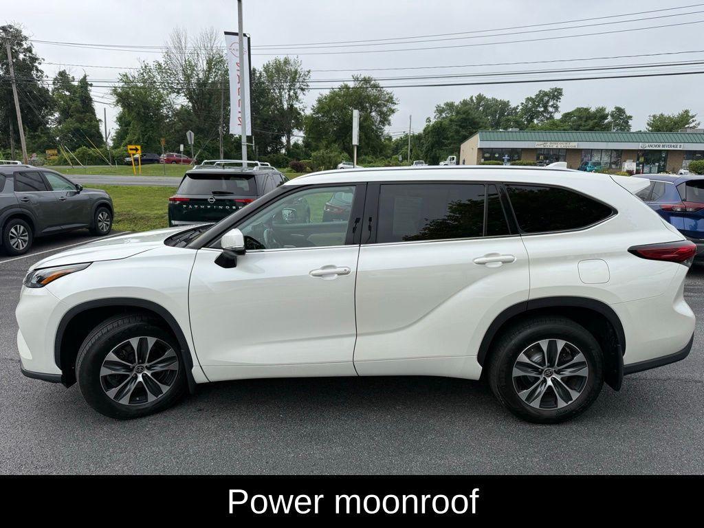 used 2021 Toyota Highlander car, priced at $31,242