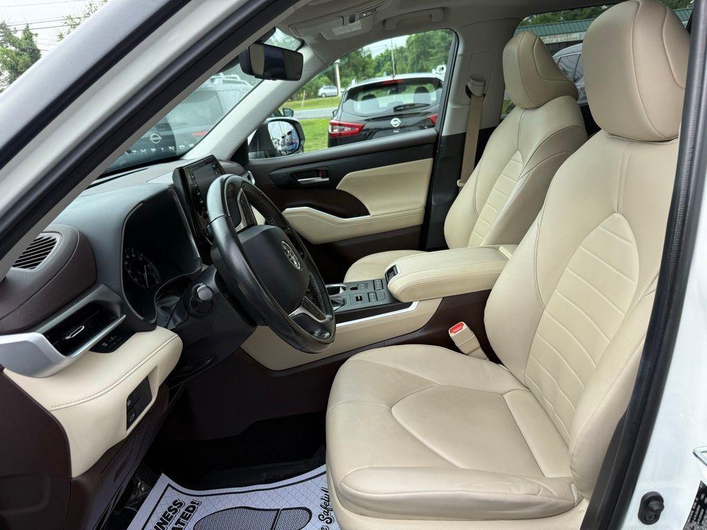used 2021 Toyota Highlander car, priced at $31,242
