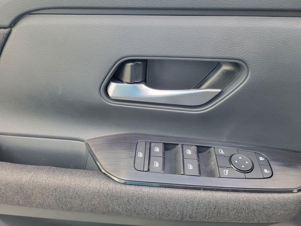 new 2025 Nissan Kicks car, priced at $26,865