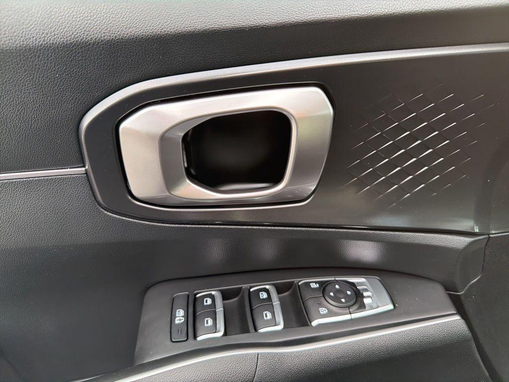 used 2021 Kia Sorento car, priced at $23,542