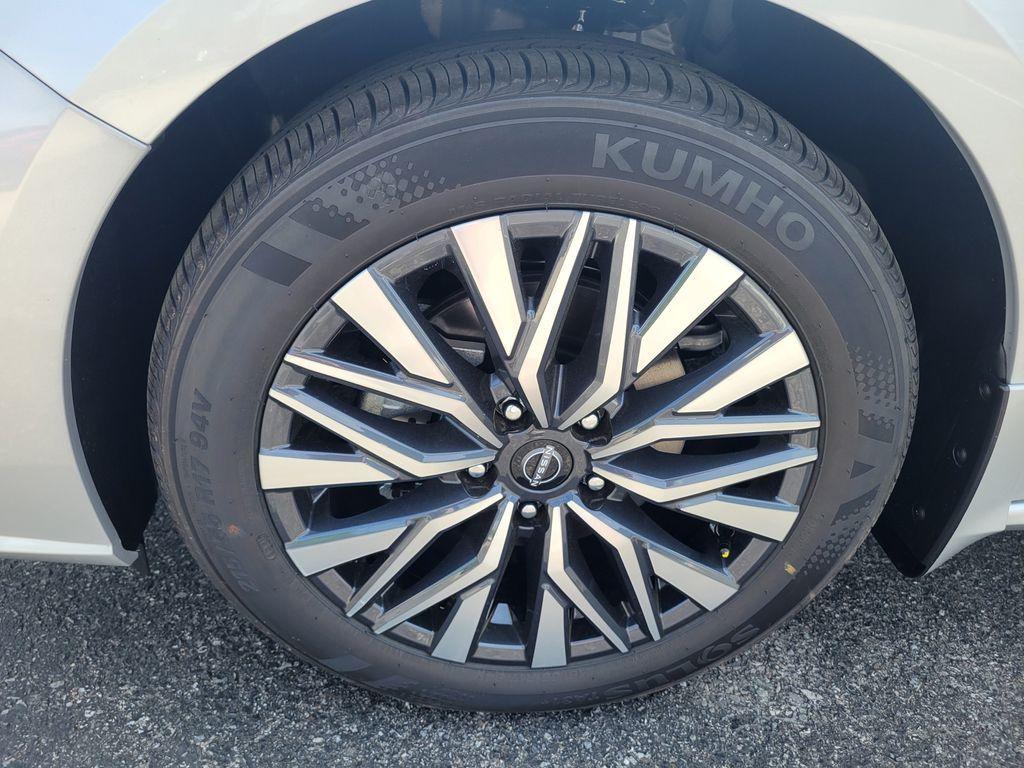 new 2025 Nissan Altima car, priced at $29,605