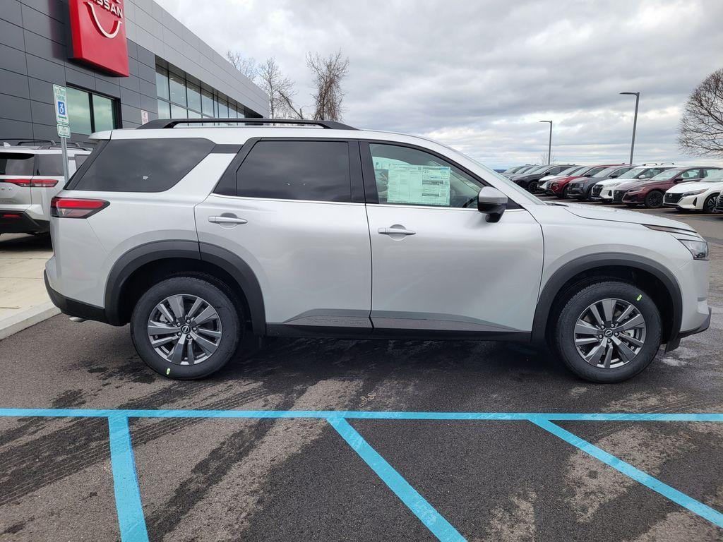 new 2025 Nissan Pathfinder car, priced at $34,925