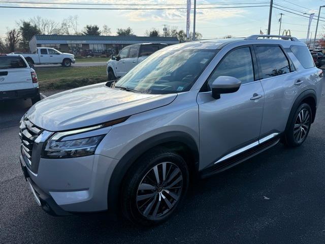 used 2022 Nissan Pathfinder car, priced at $34,399