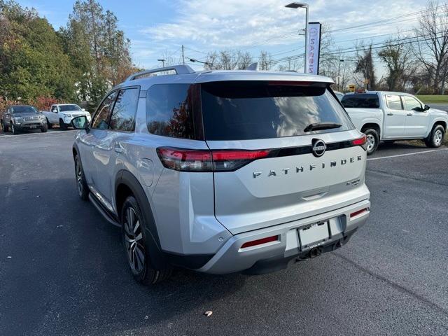 used 2022 Nissan Pathfinder car, priced at $34,399