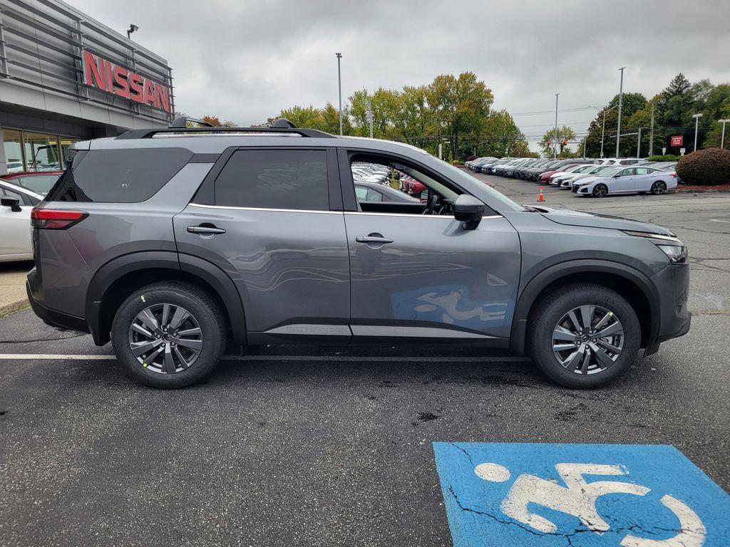 new 2025 Nissan Pathfinder car, priced at $36,572