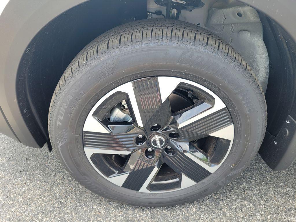 new 2025 Nissan Kicks car, priced at $28,860
